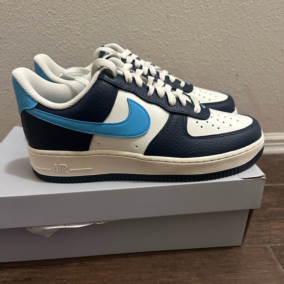 Men’s Air Force One brand new size 9. Never worn inbox. - Picture 2 of 5